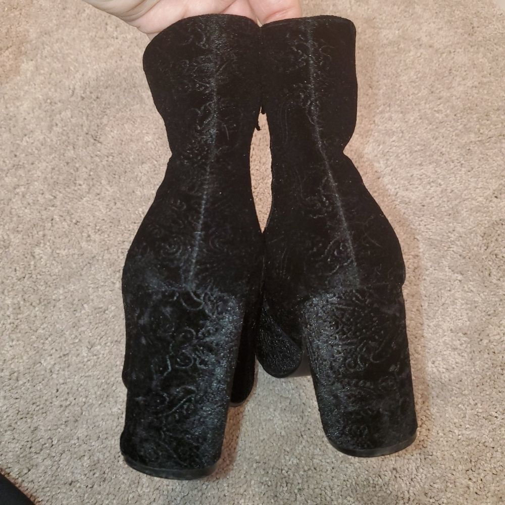 Diba Black Ankle Boots with Velvet Paisley Textured Design GUC Trendy! - Picture 3 of 8